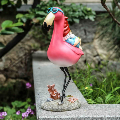 Jy.Cozy beach day gnome figurine enhances patio ambiance