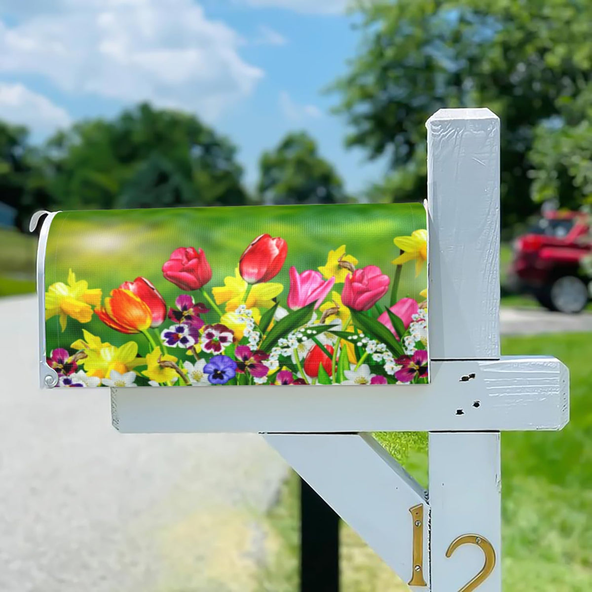 JYKCUL spring tulip mailbox cover enhances curb appeal and visibility.