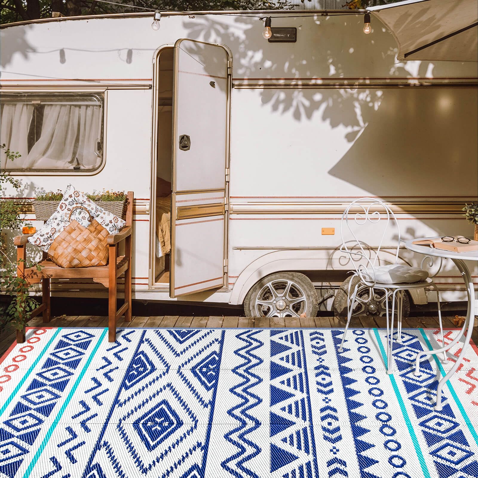 Kalafun barefoot-friendly straw texture rug for lounging near water.
