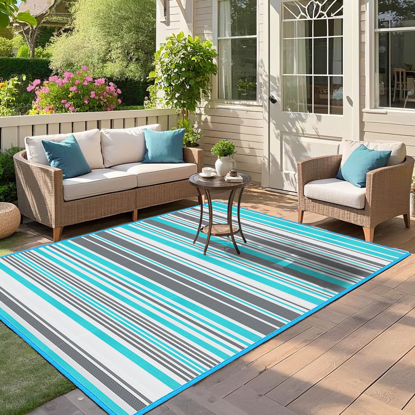 Kalafun reinforced-edges rug endures weight from furniture and pets.