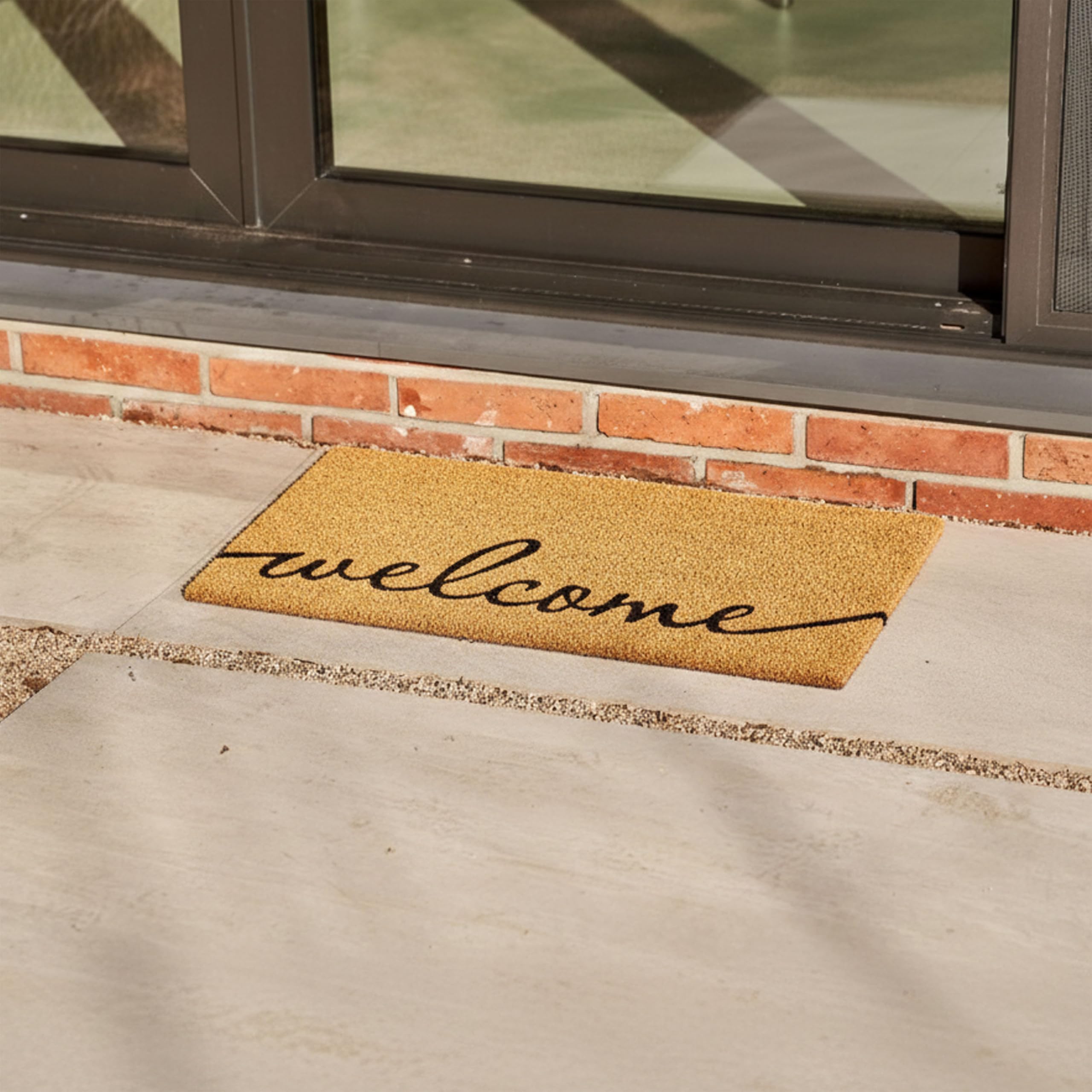 KANKUN Bold Coco Coir mat cleans dirt at the doorstep