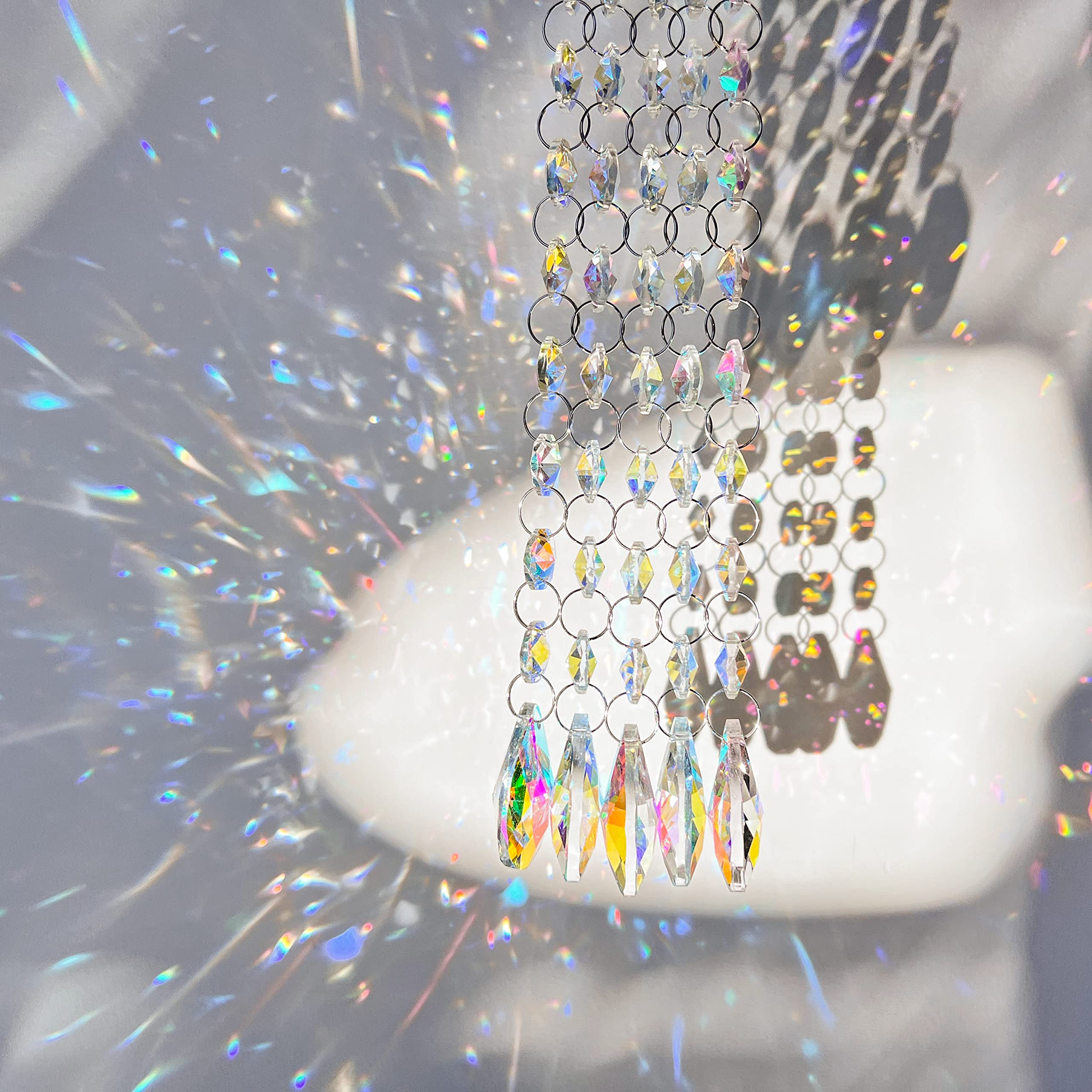 KANPURA crystal teardrops brighten Christmas trees and windows with multi-faceted light reflections