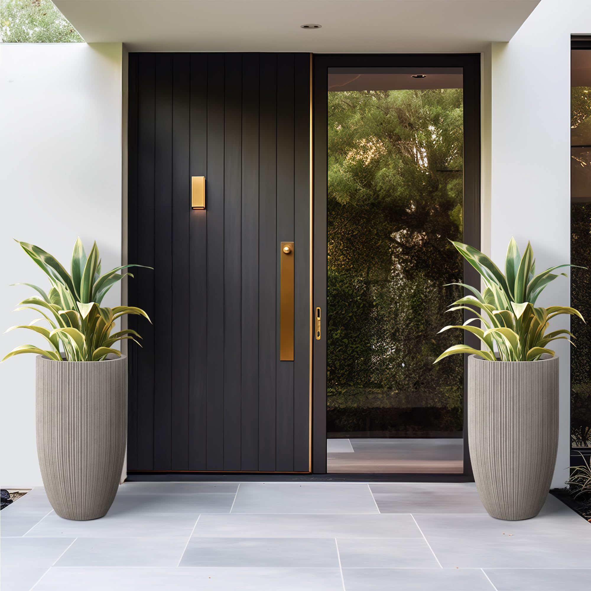 Kante planter on front steps complements entryways.