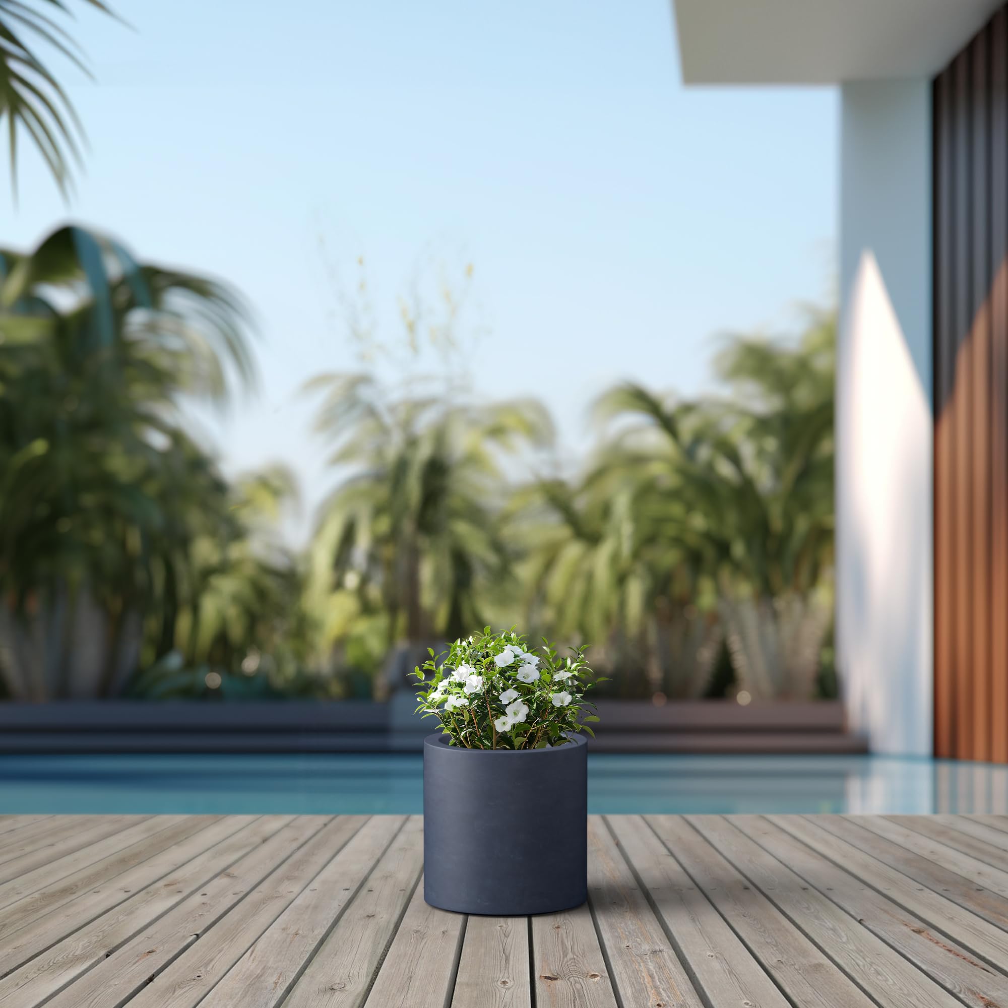 Kante weather-resistant planter withstands wind and rain with color retention.