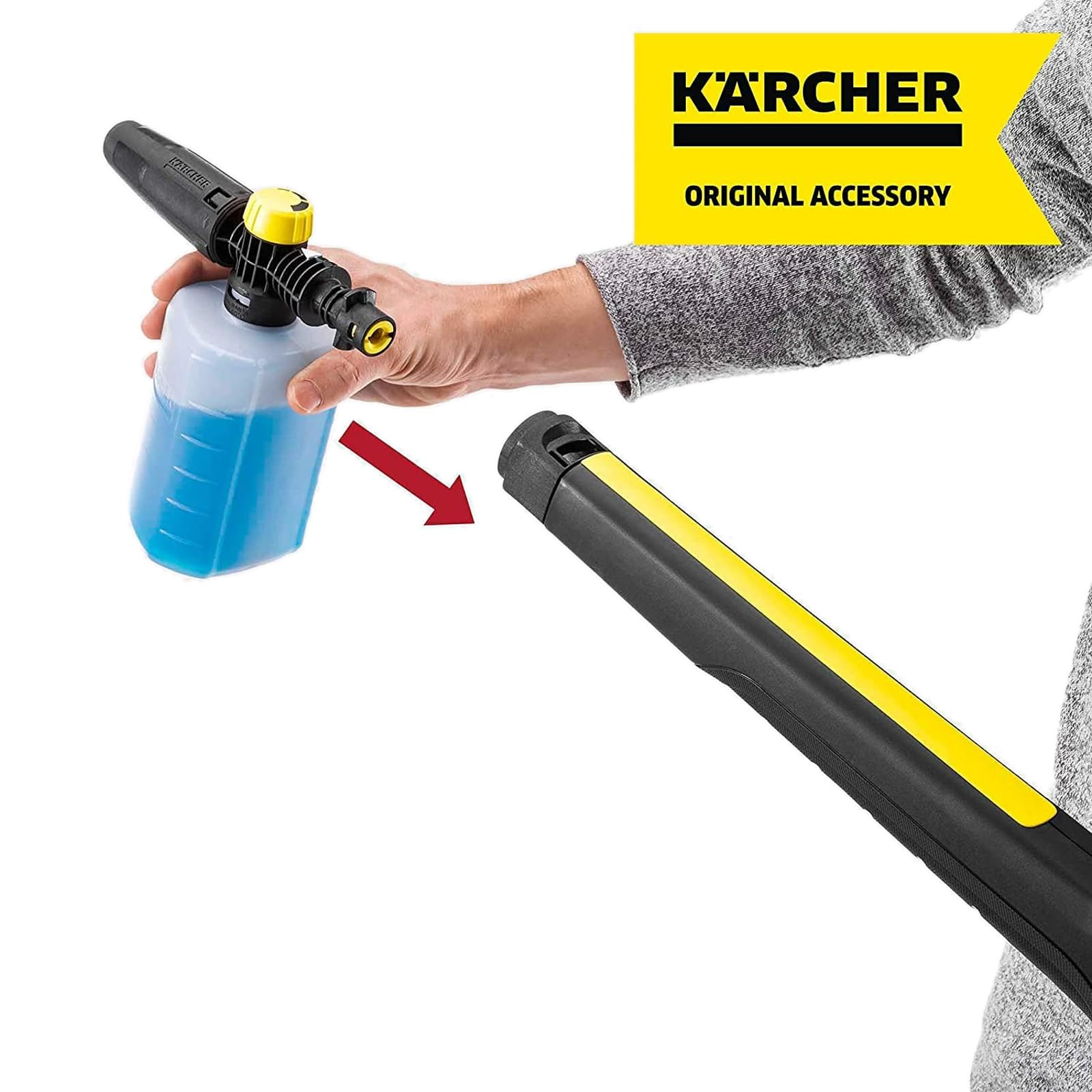 Kärcher FJ6 in action for car cleaning with thick foam