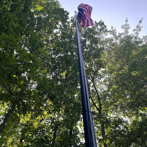 KBLOONG rustproof all-weather flag pole stays sleek near coastlines.