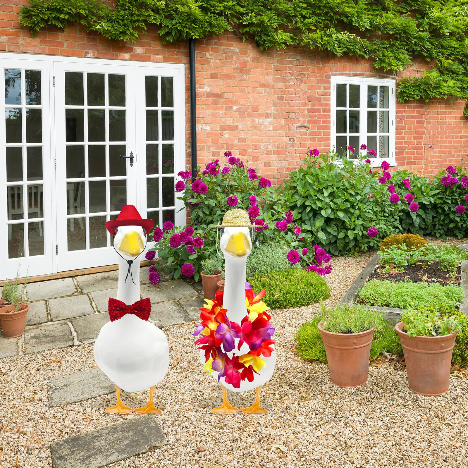 Kedaijin Halloween goose costume adds spooky-season fun to lawn setups.