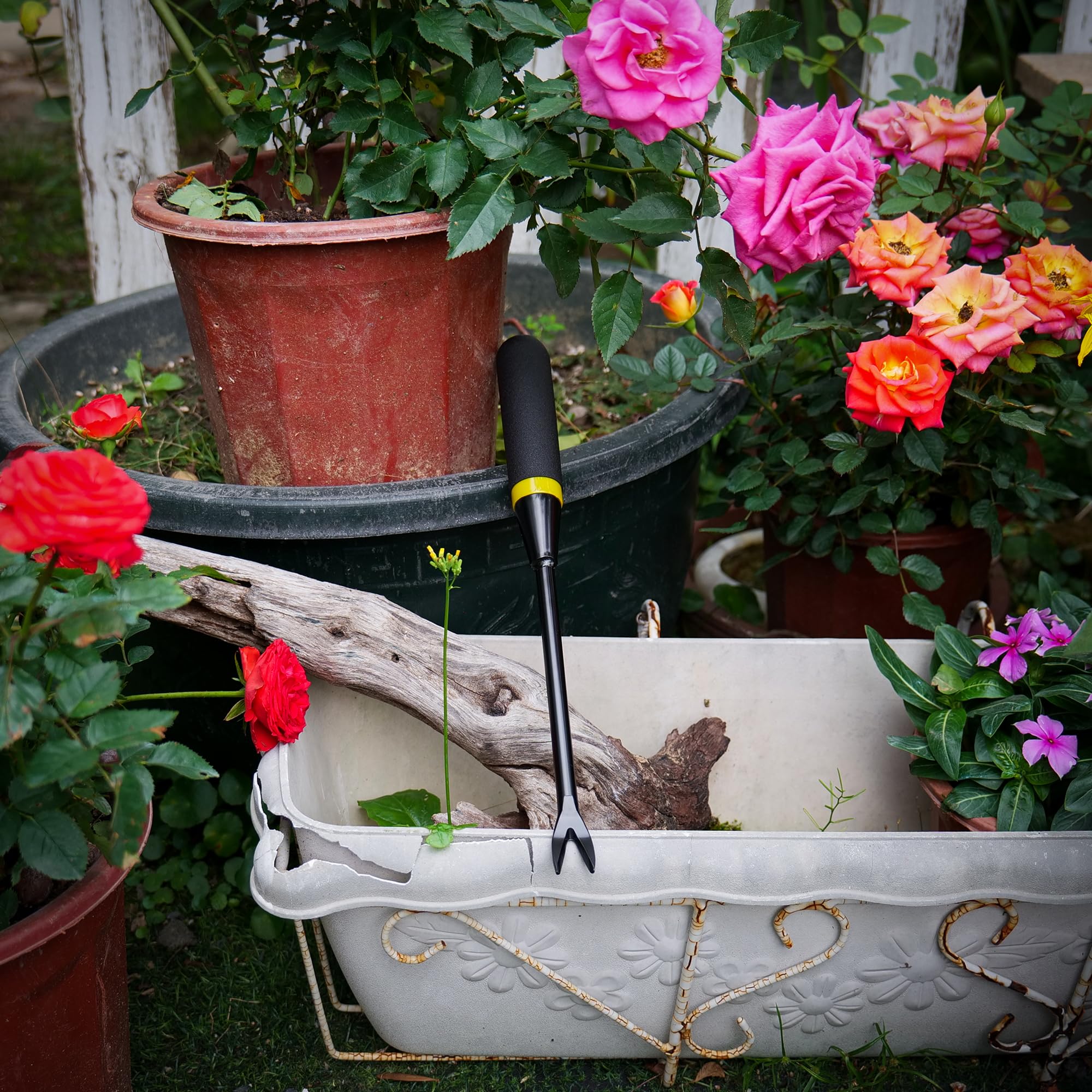 Kemaier professional-grade gardening tool for efficient weeding tasks.