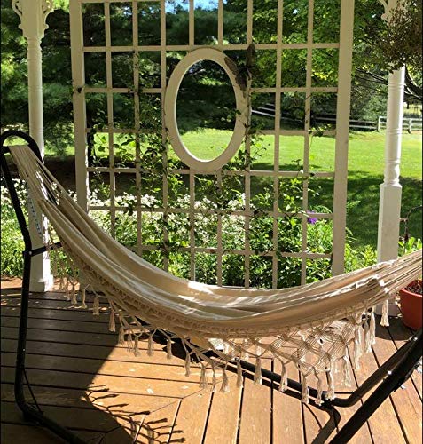 KEREITH hammock heavy-duty frame supports up to 240 kg for secure relaxation.