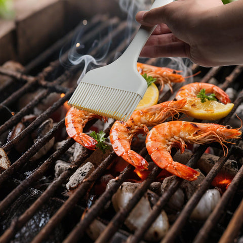 KEUYE meat-brush-bbq-grill-tool ensures even sauce distribution