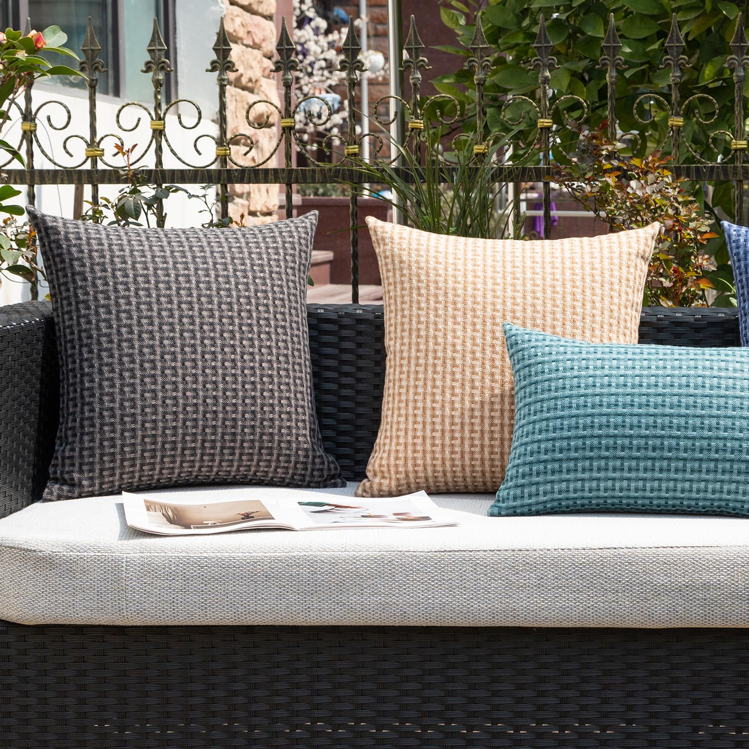 Kevin Textile machine-washable pillow cover for easy maintenance