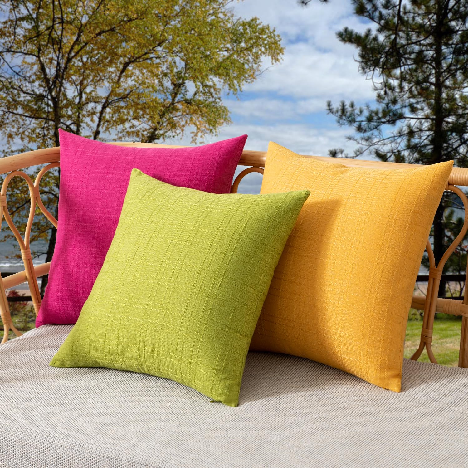 Kevin Textile hidden zipper detail on pillow cover with color-matched zipper