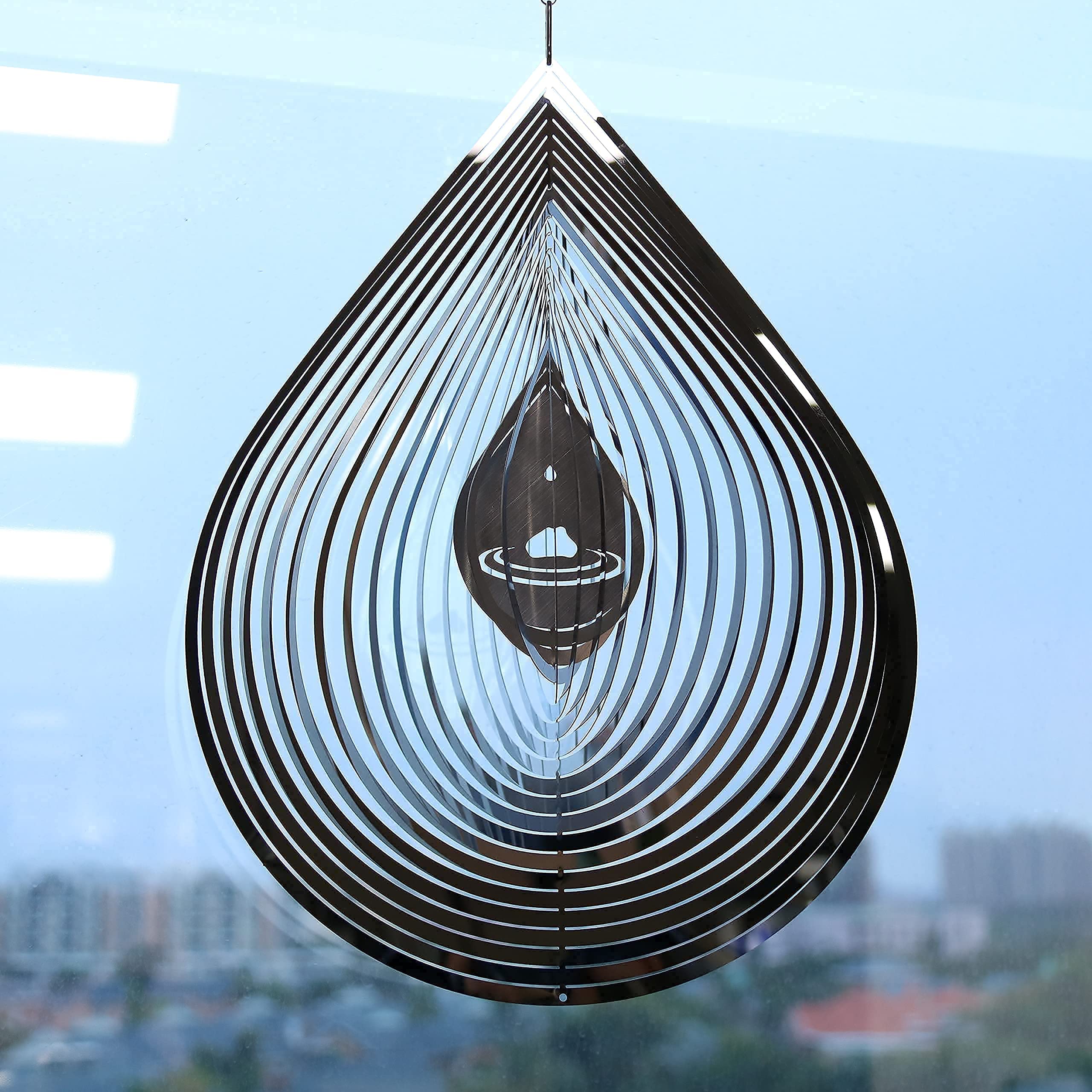 High-quality metal art spinner enhances outdoor decor with 3D visuals