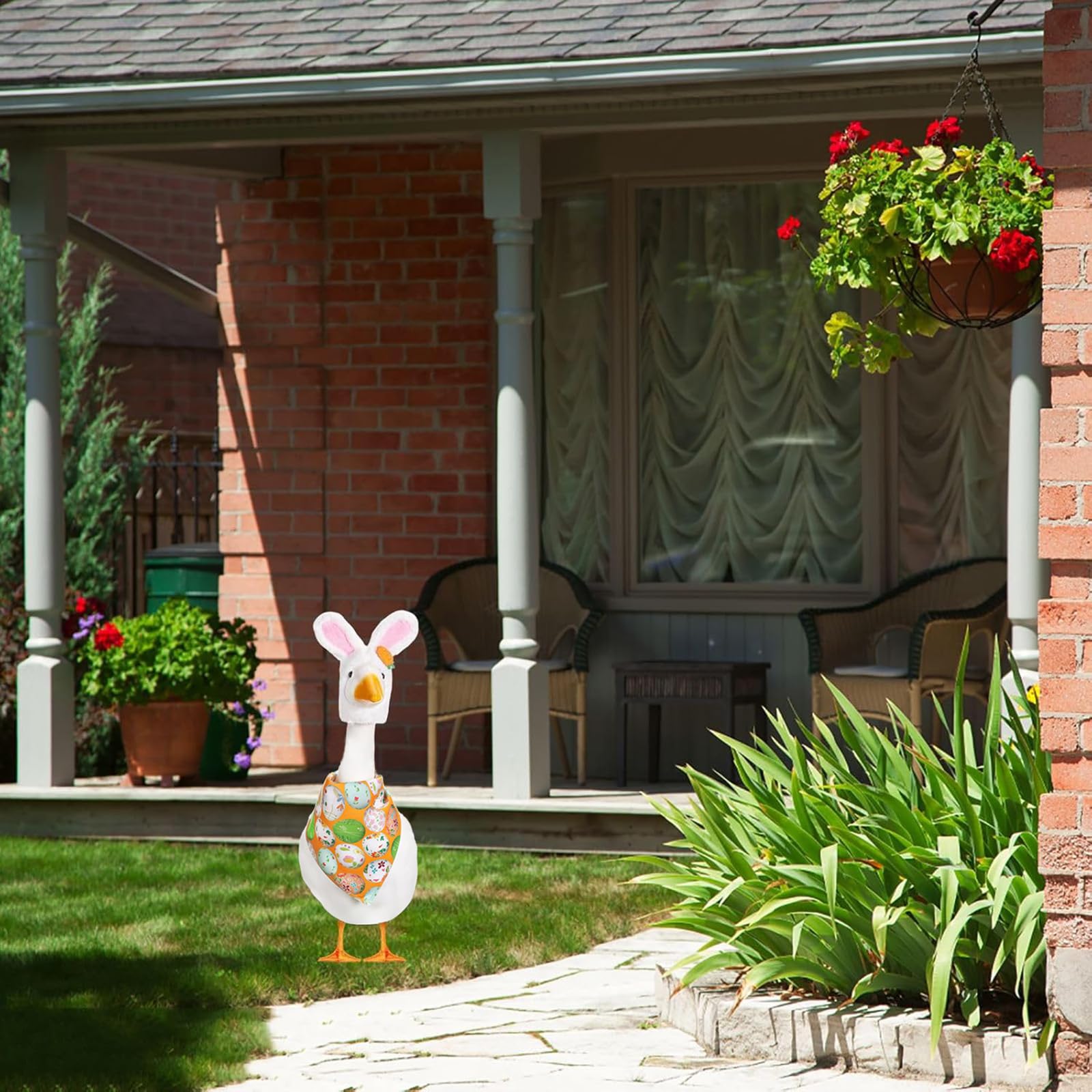 Kezzfpa spring display idea for porches and gardens with Easter charm