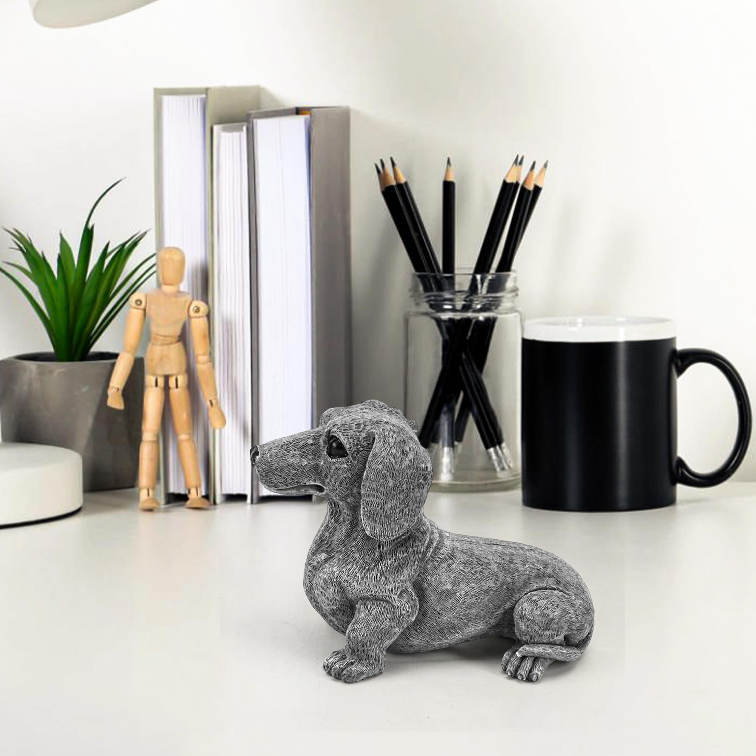 KH866 dachshund statue features a non-slip base for stable placement.