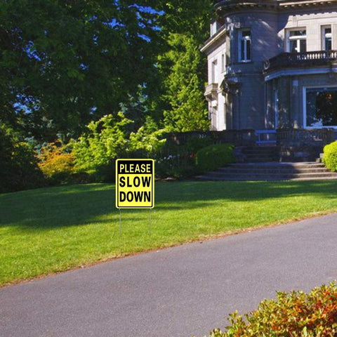 Kichwit waterproof yard sign remains legible in rain.