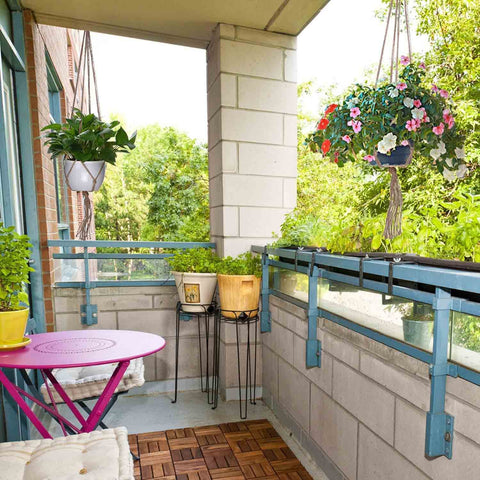 Kicovitifa indoor-outdoor hanger holding a medium pot, perfect for patios and balconies