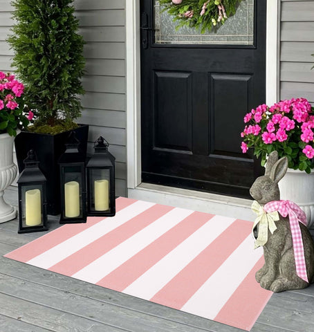 KIhipIoe outdoor rug resists fading and holds color with gentle washing