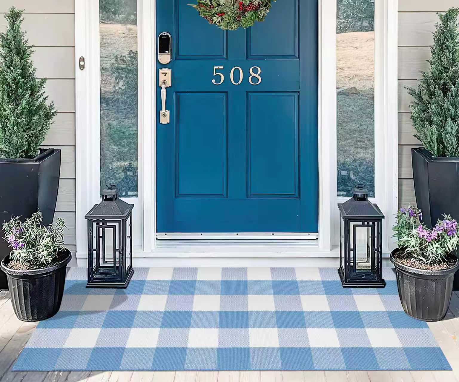 KIhipIoe buffalo plaid rug enhances Nordic or modern decor with a timeless pattern.