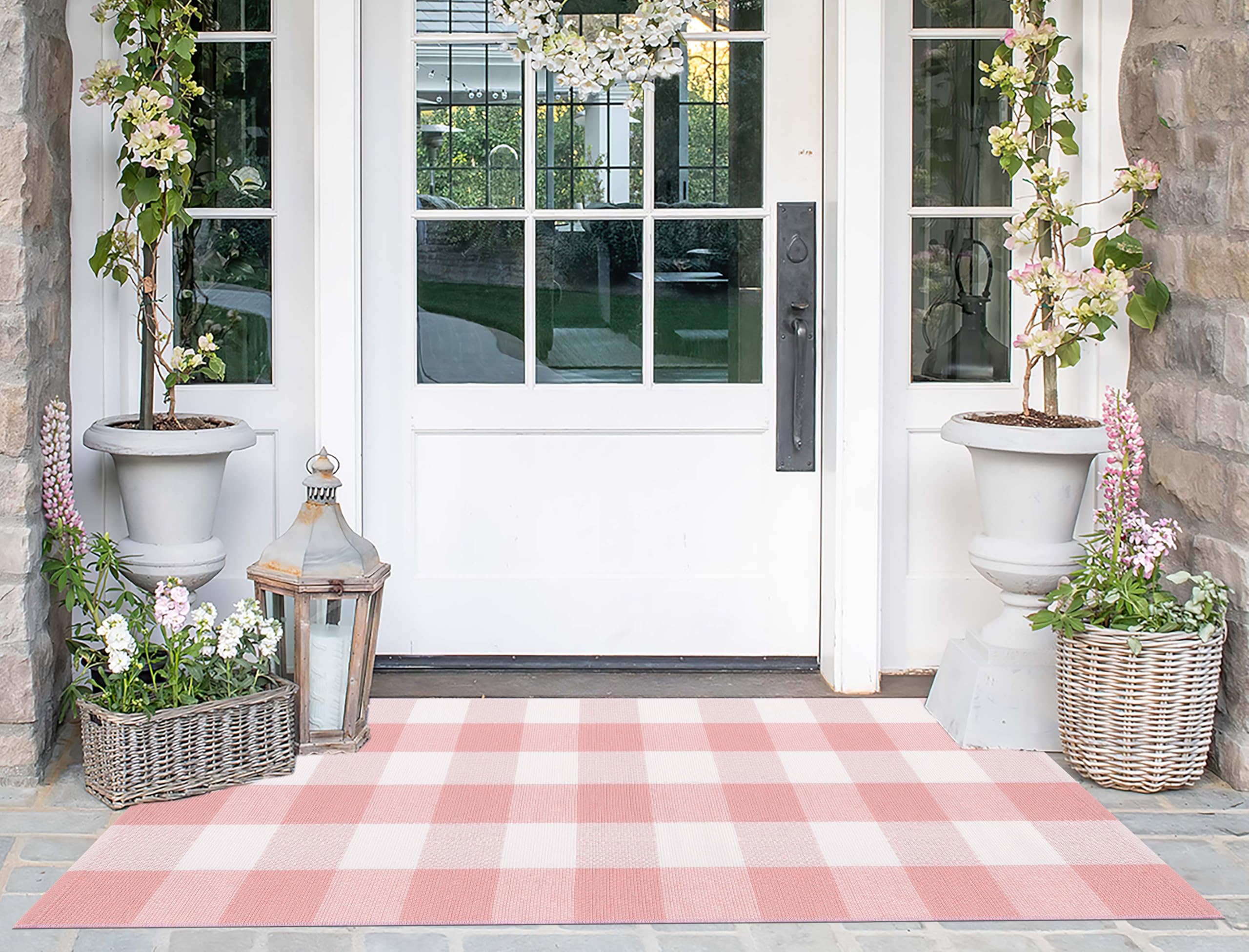 KIhipIoe front door mat supports seasonal styling for holidays.