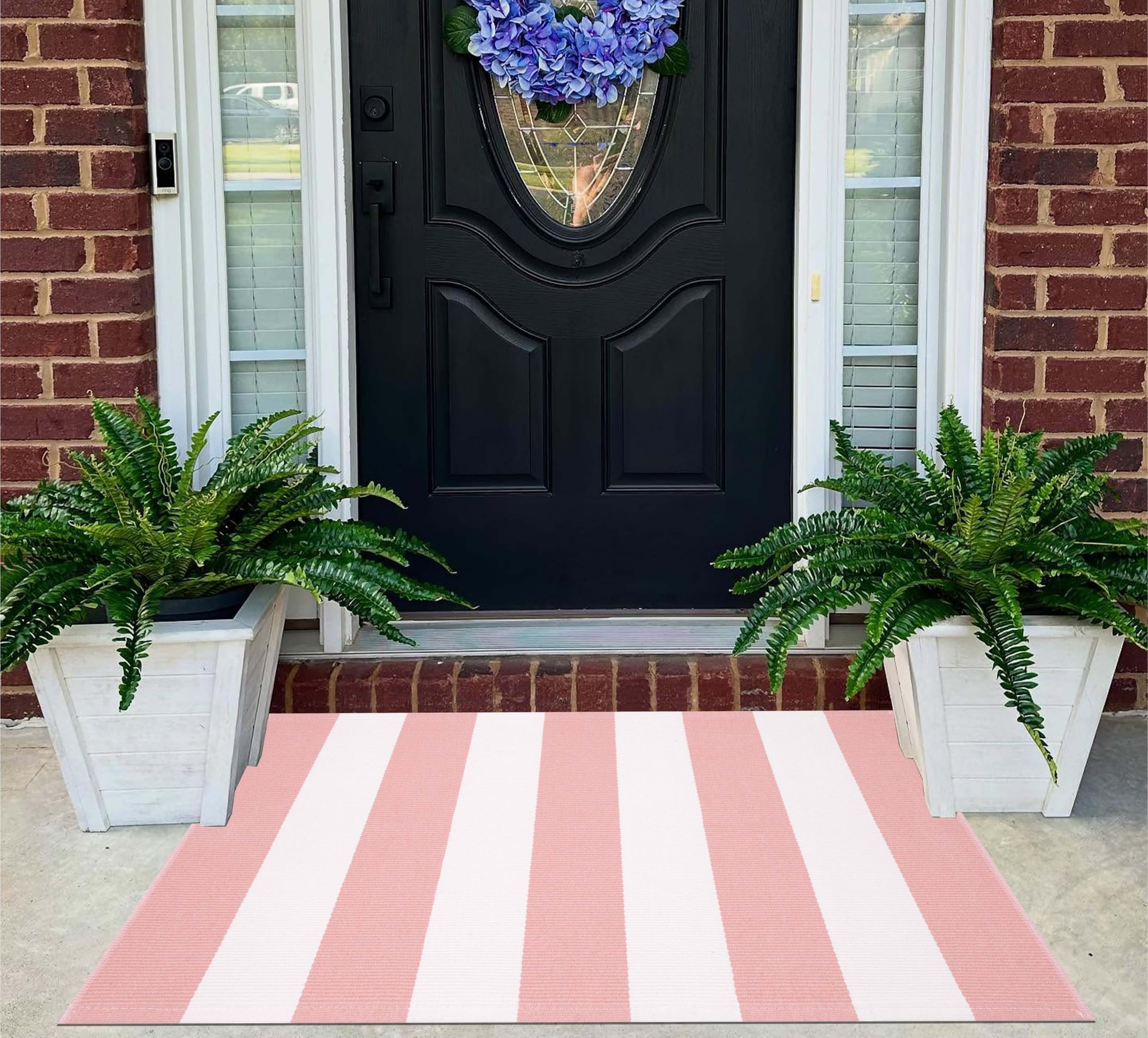Seasonal decor ready KIhipIoe stripe rug complements holidays and events