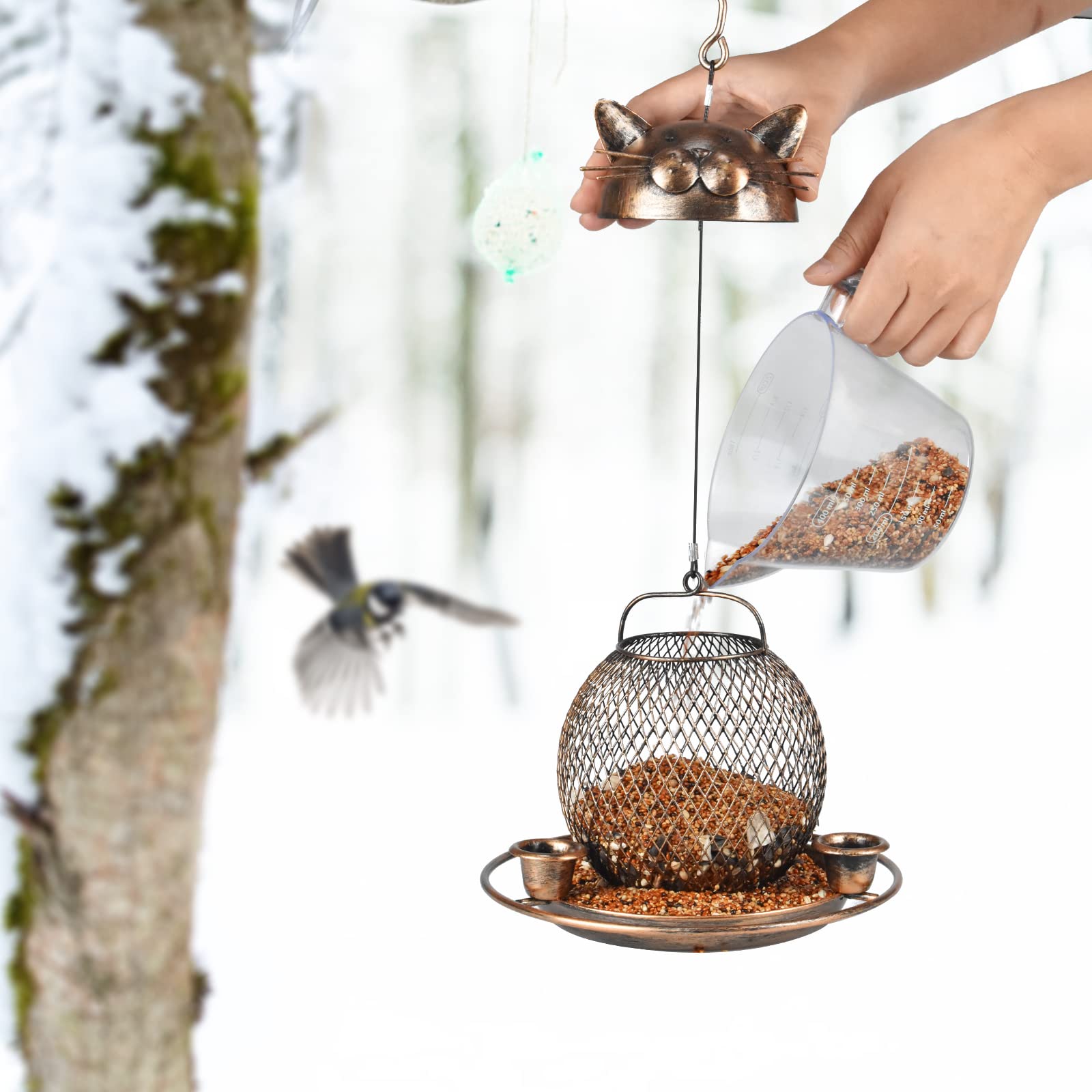 KIMCHOMERSE garden décor appeal creates a stylish focal point in any yard.
