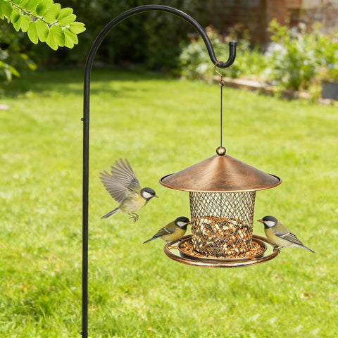 Kimchomerse heavy-duty metal feeder built for long outdoor use.