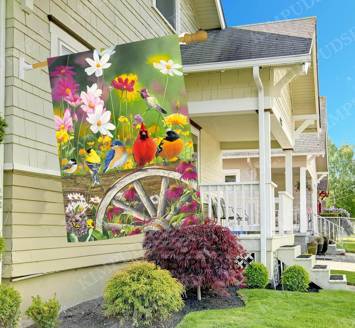 KIMPUDSEN gift-ready flag idea boosts spring yard curb appeal.