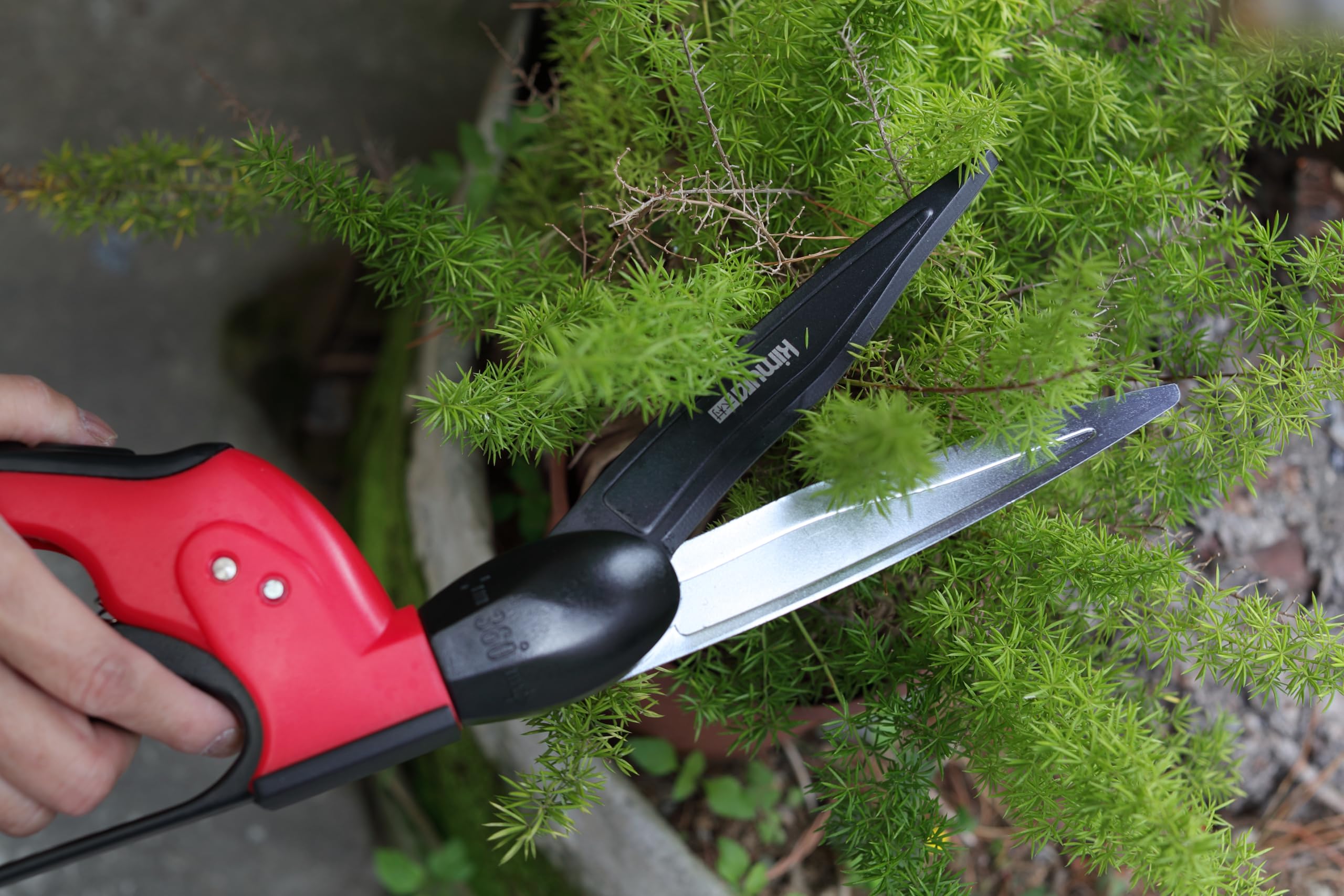Kimura Pro Grass Shears come with lifetime warranty for peace of mind
