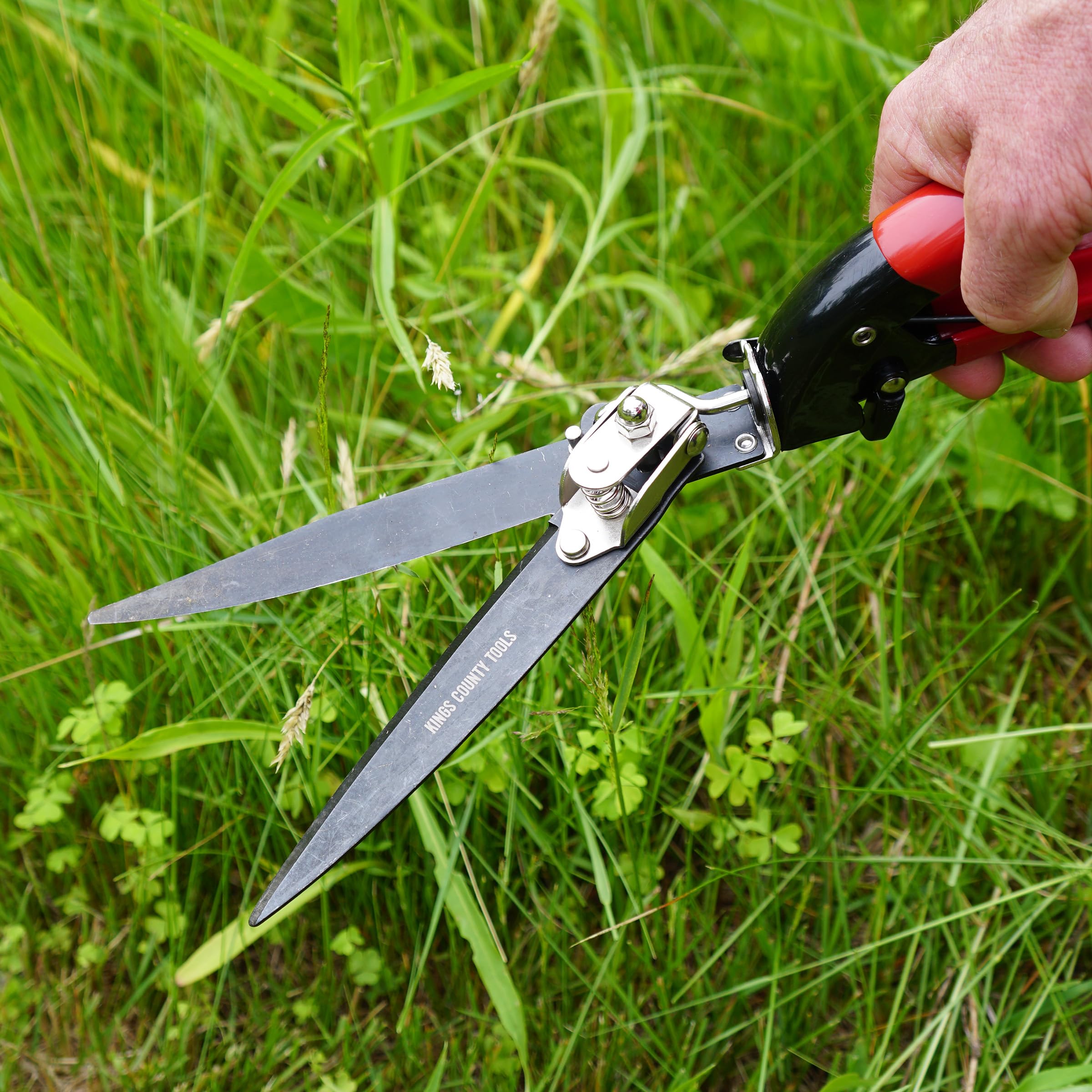Kings County Tools dimensions and weight for easy yard planning.