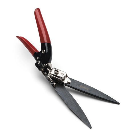 Kings County Tools grass shears with rotating handle for precise edging.