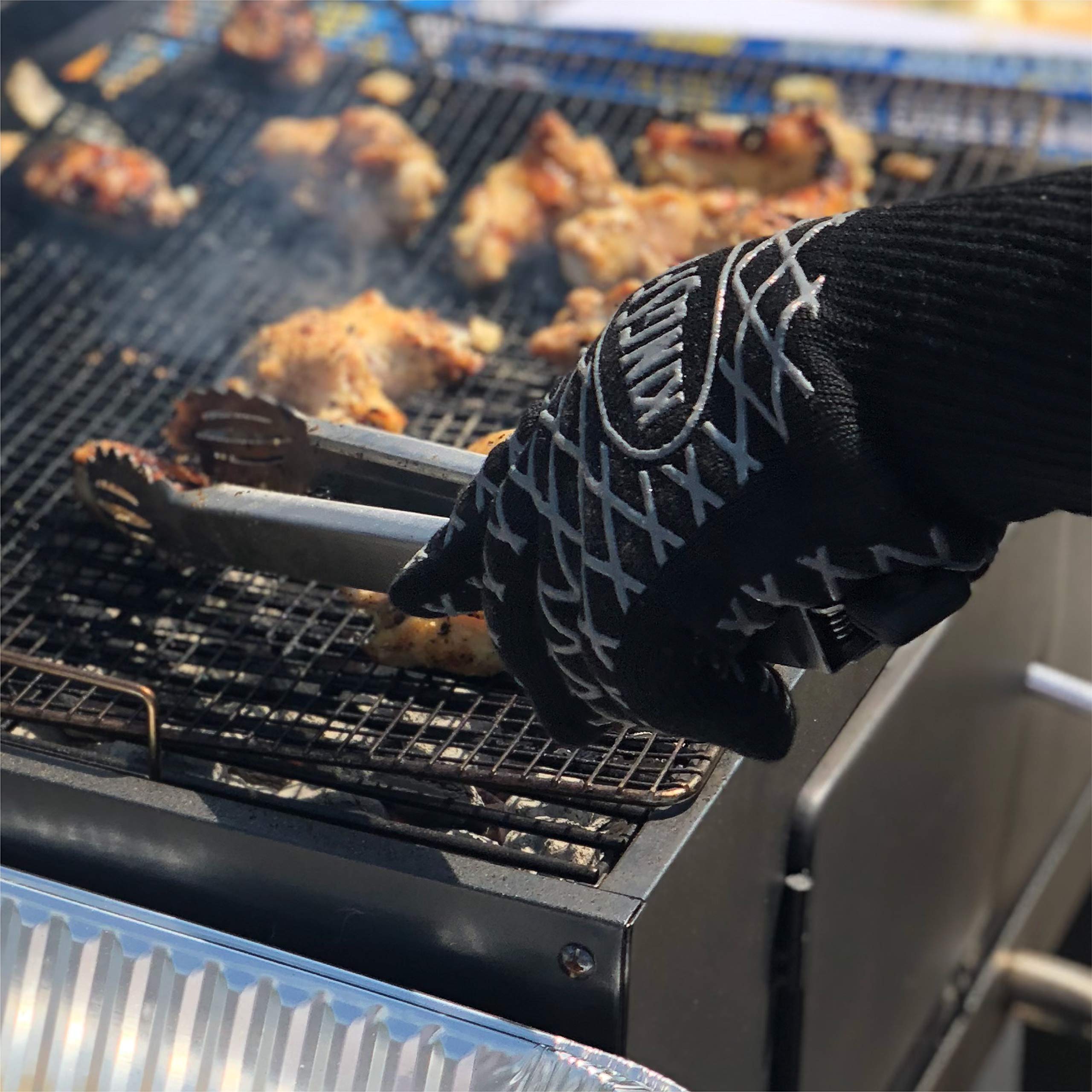 Kingsford handling hot tools glove ensures secure tool movement.