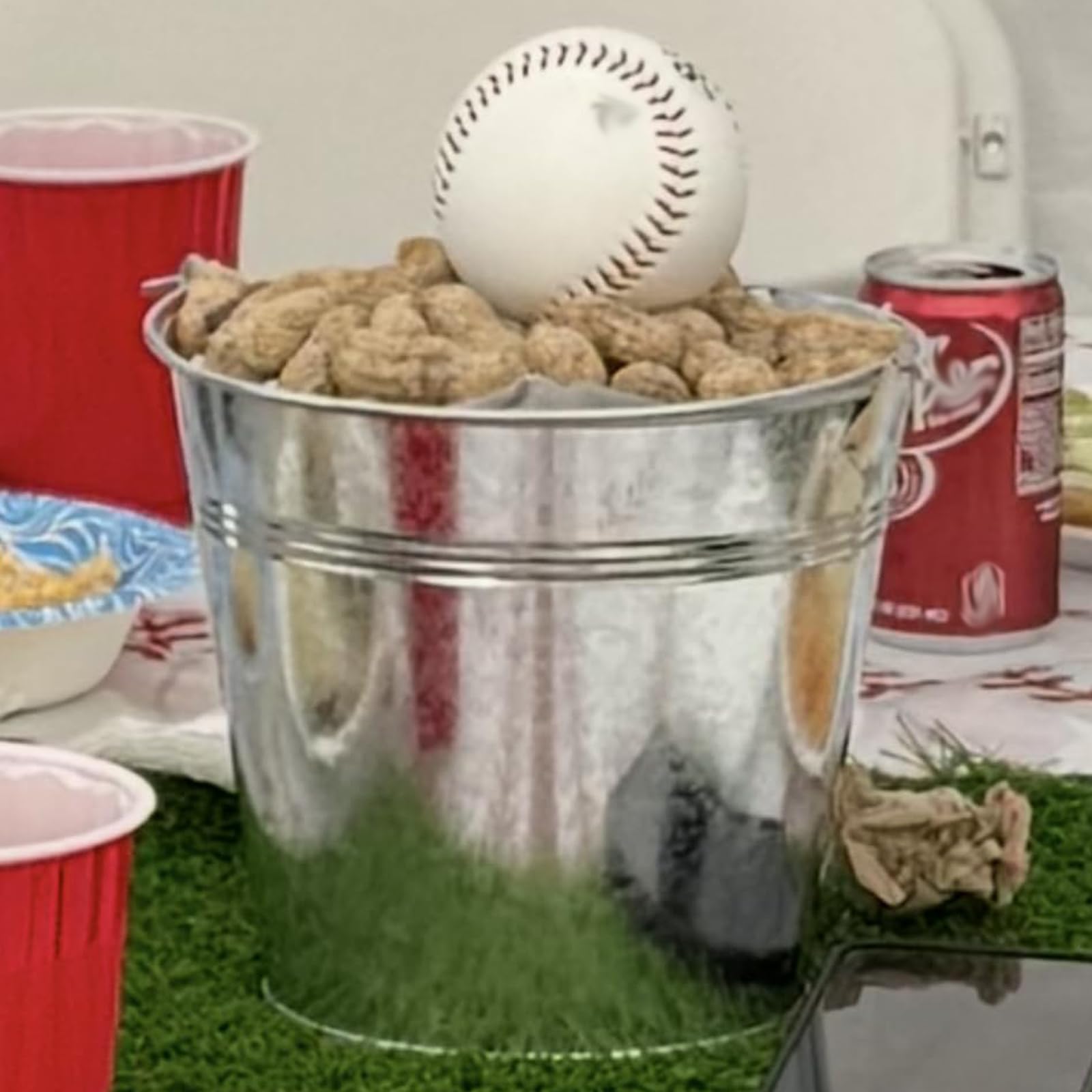 KINJOEK versatile buckets for storing snacks and small items neatly.