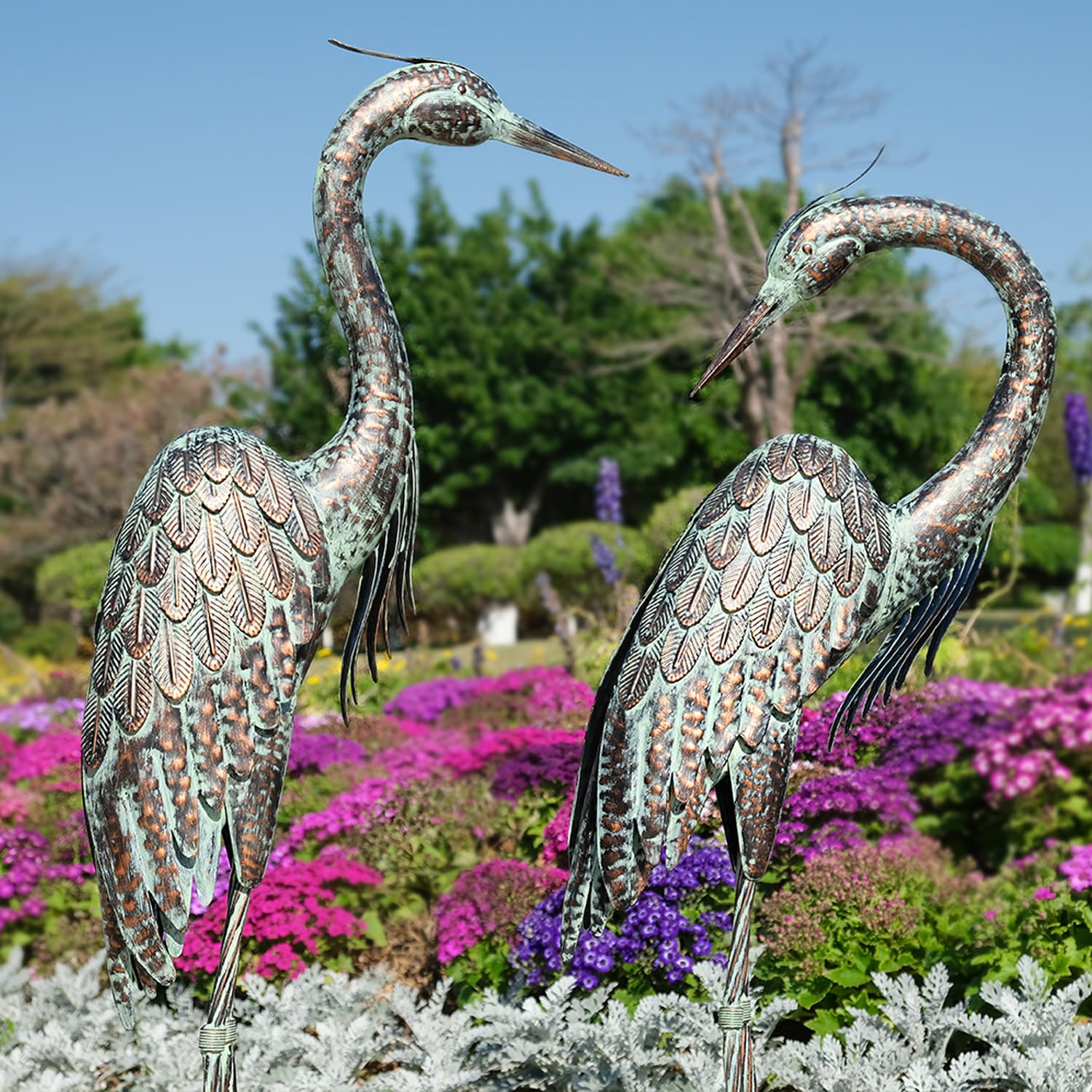 Kircust garden gift crane statue ideal for birthdays or holidays.