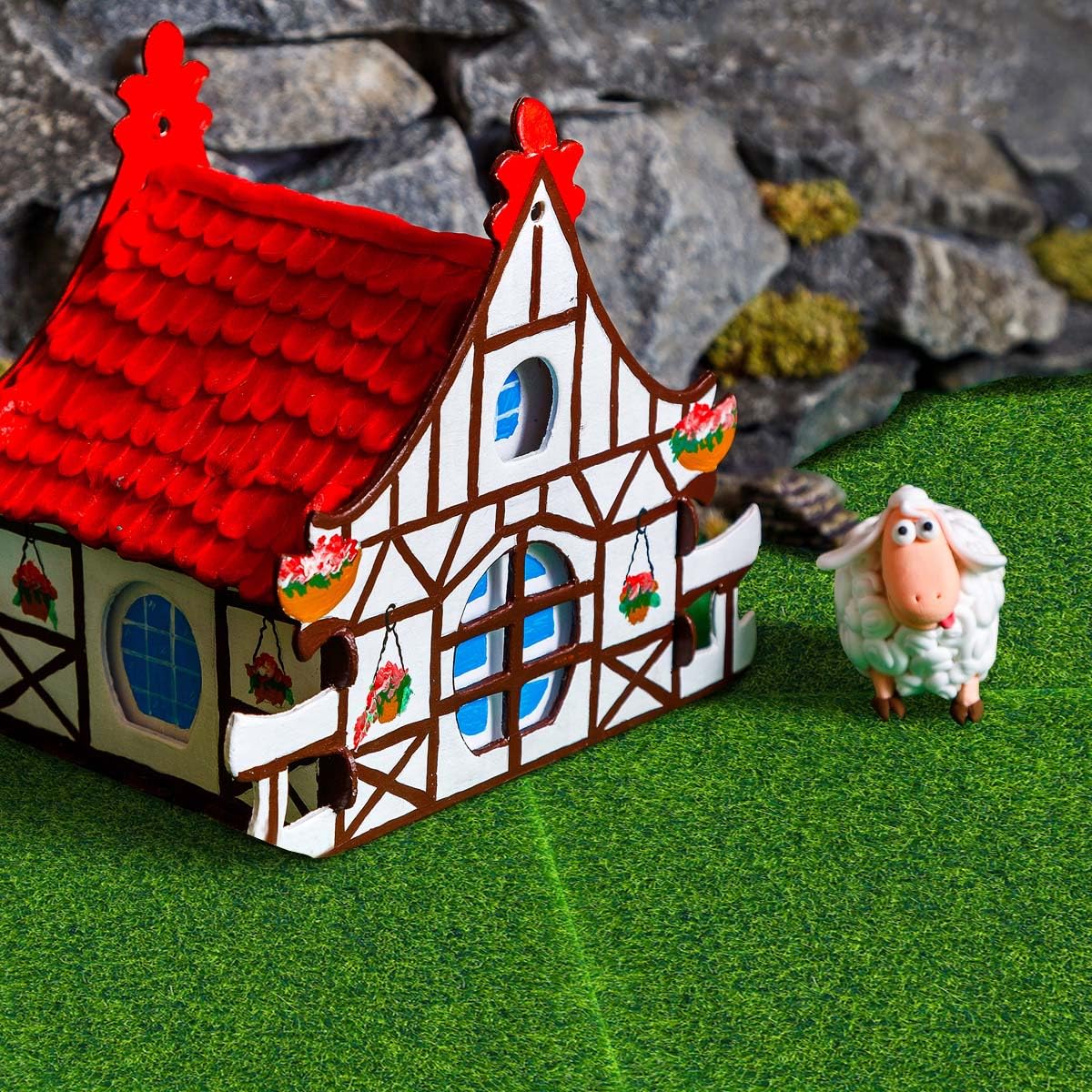 KISEER cut-to-shape grass for flexible miniature garden design.