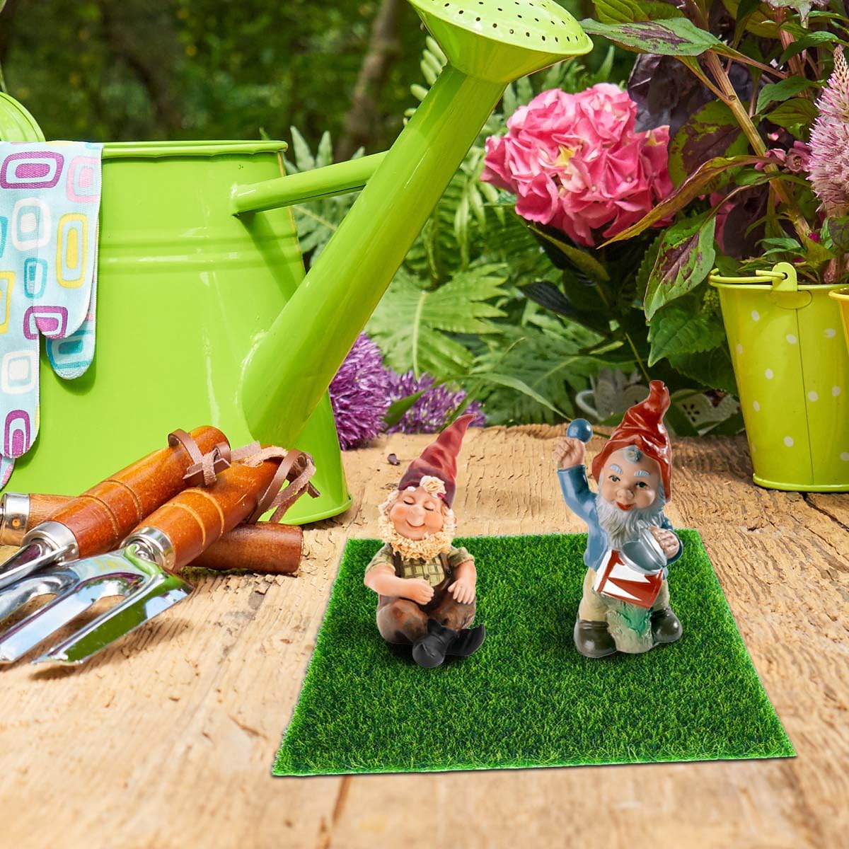 KISEER durable craft grass for windowsills, shelves, and tiny scenes.