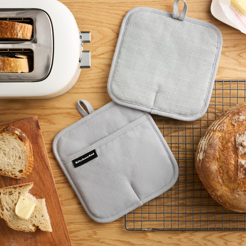 KitchenAid Gridlines potholder with silicone grip for slip-free grasp
