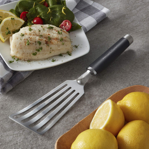 KitchenAid KO024OHOBA ideal for delicate foods like fish during frying or serving