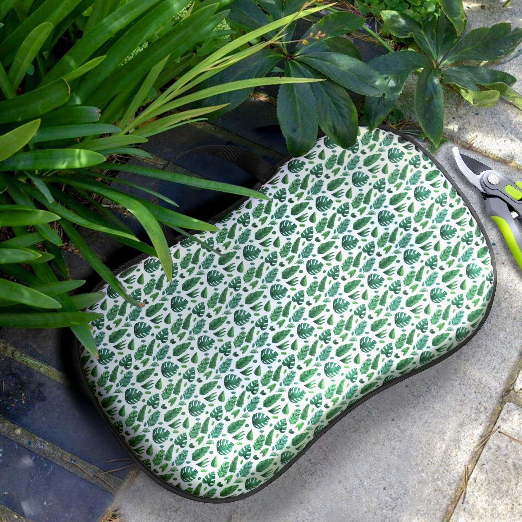 Klarg kneeling pad ideal for gardening and DIY use.