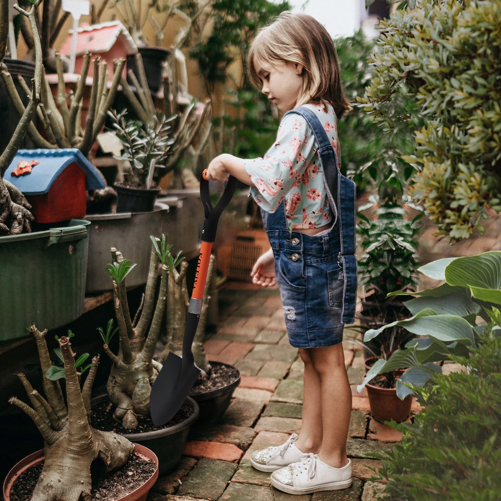 KOLEIYA Kids Shovel year-round gardening and outdoor tasks.
