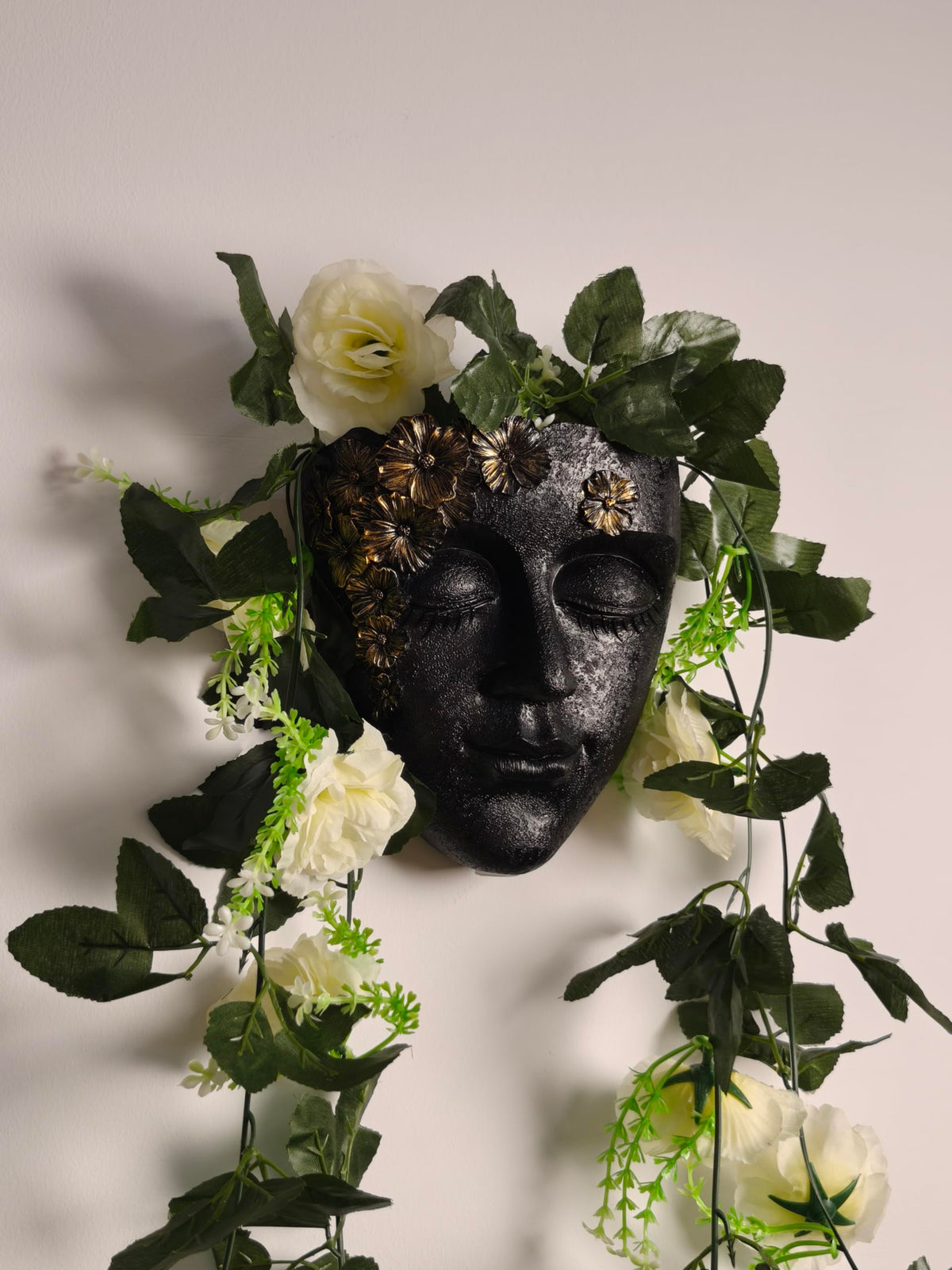 KOXHERO face-shape wall planter in black for succulents and small plants