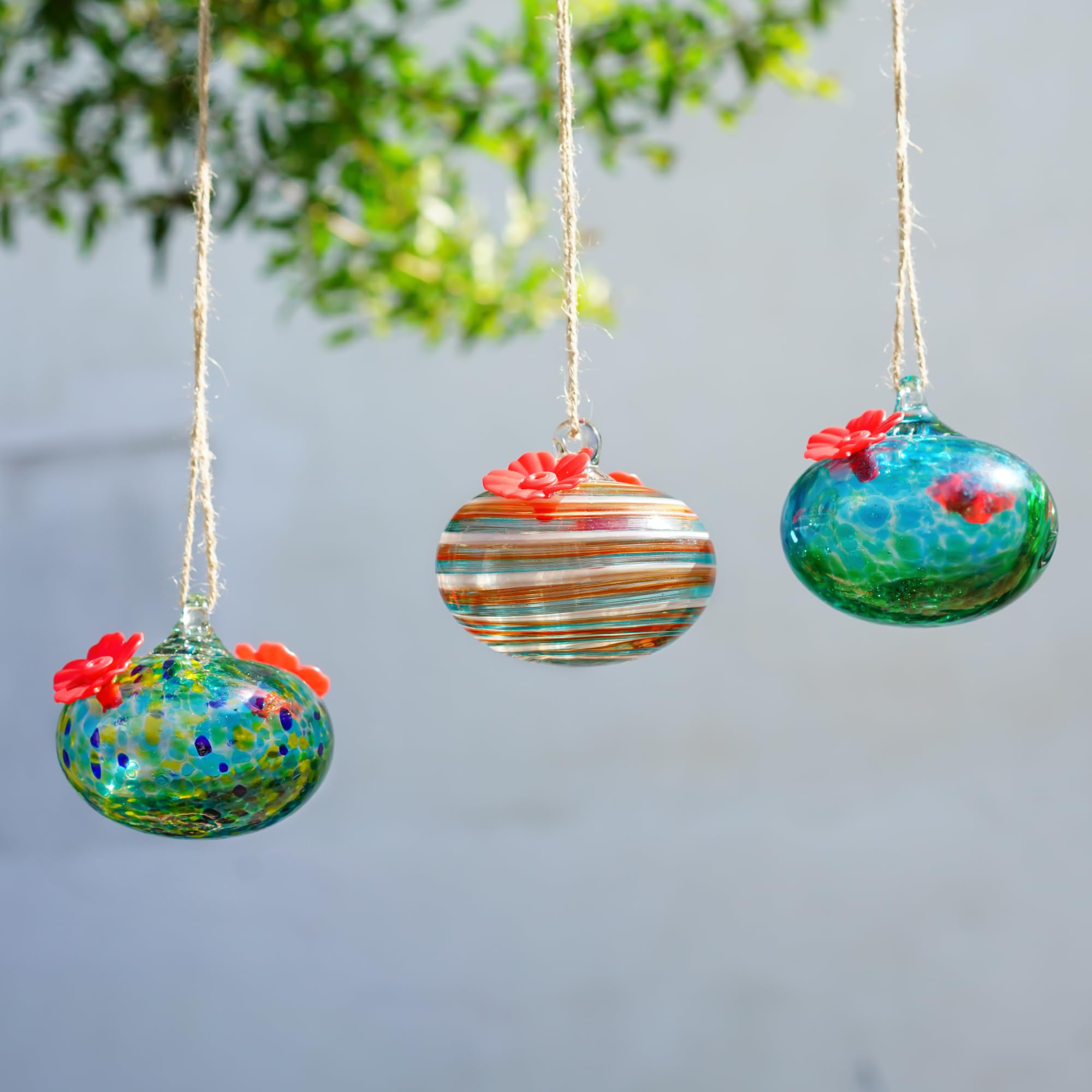 KRISININE easy-hang kit includes hook and twine for quick setup.