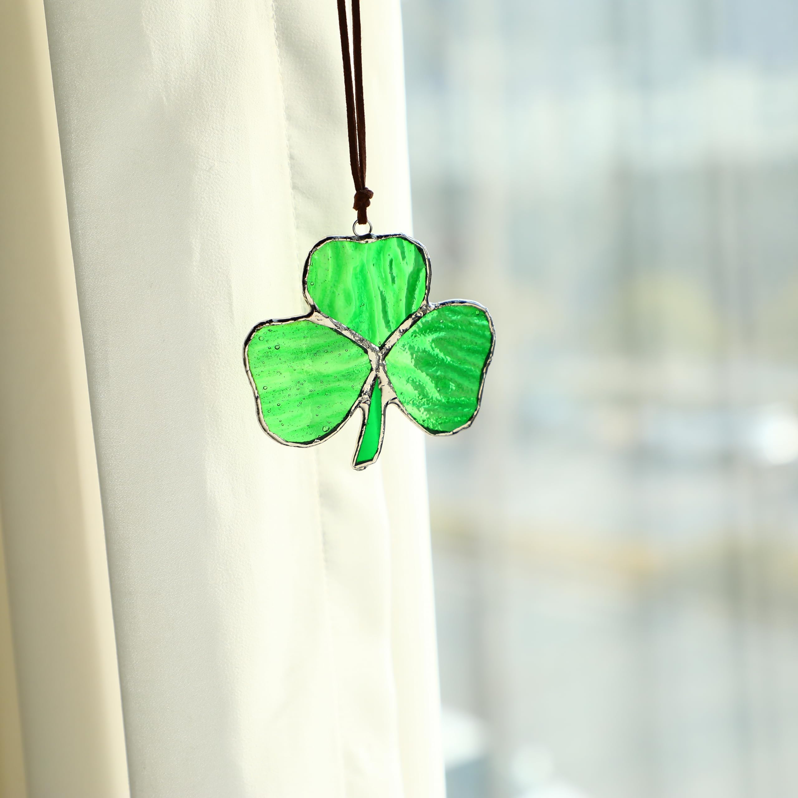 KRISININE window decor that brings rainbow light into a bright room.