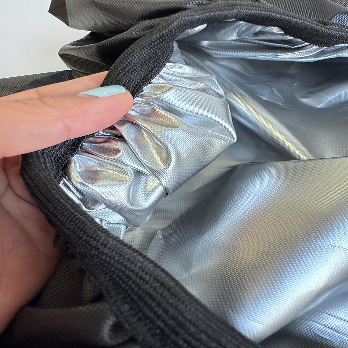 KUAINICE lightweight and portable for travel and storage.