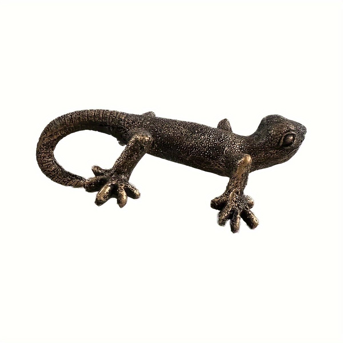 Kudriod gecko outdoor yard decor provides a delightful patio focal point.