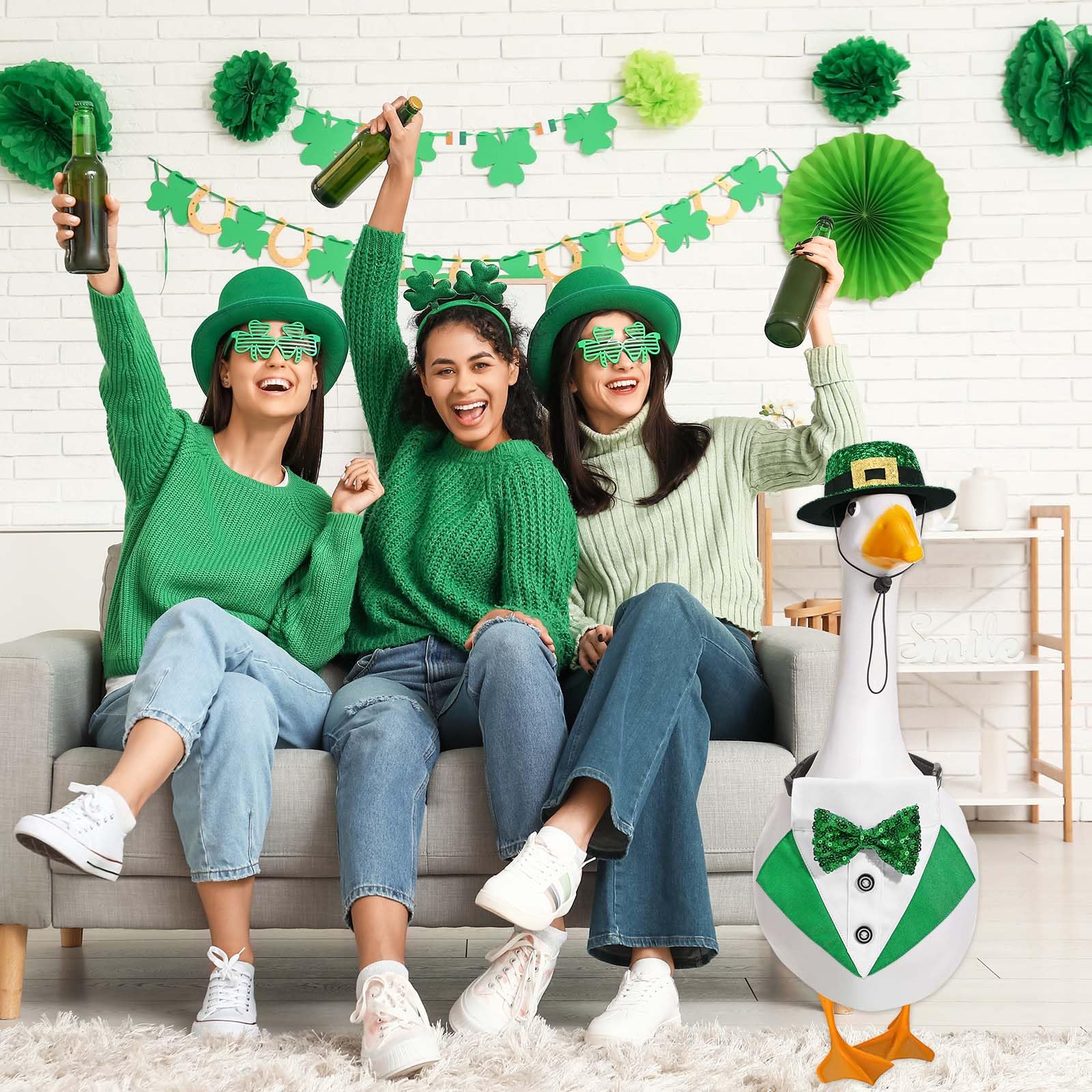 Kuscul durable fabric goose costume for outdoor use