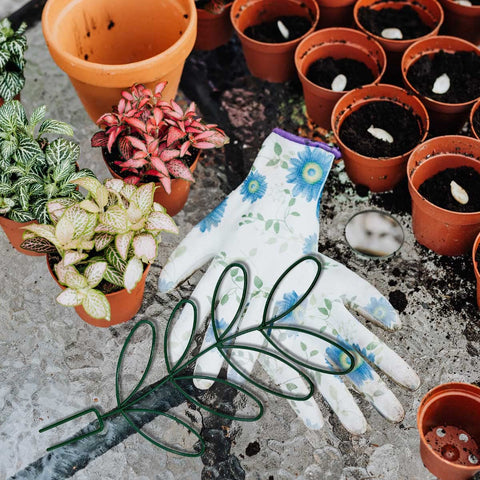 KVZVK indoor plant trellis with leaf design blends with décor while guiding growth.