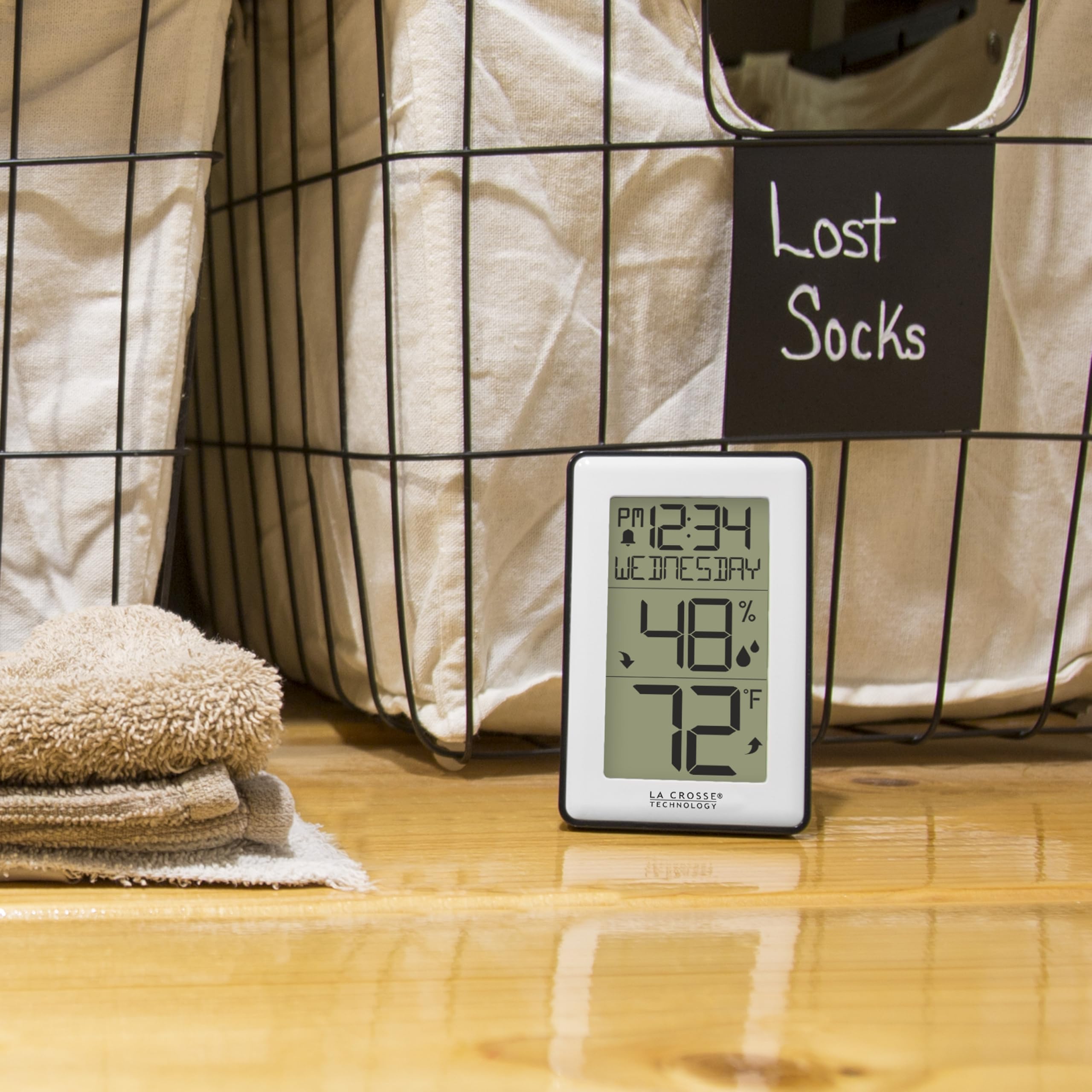 La Crosse Technology 308-1911 tri-language display supports multilingual homes.