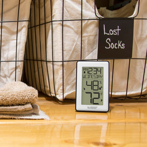 La Crosse Technology 308-1911 tri-language display supports multilingual homes.