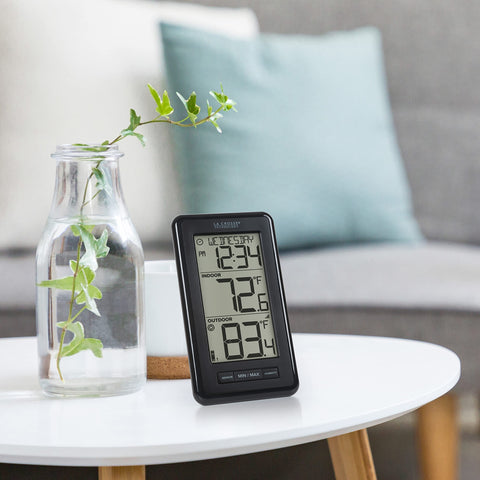 La Crosse 308-43647-INT low battery alerts for ongoing reliability